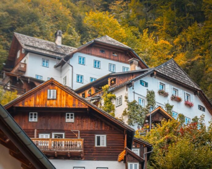 Traditional alpine houses in Austria representing foreign buyer property rules under the Grundverkehrsgesetz